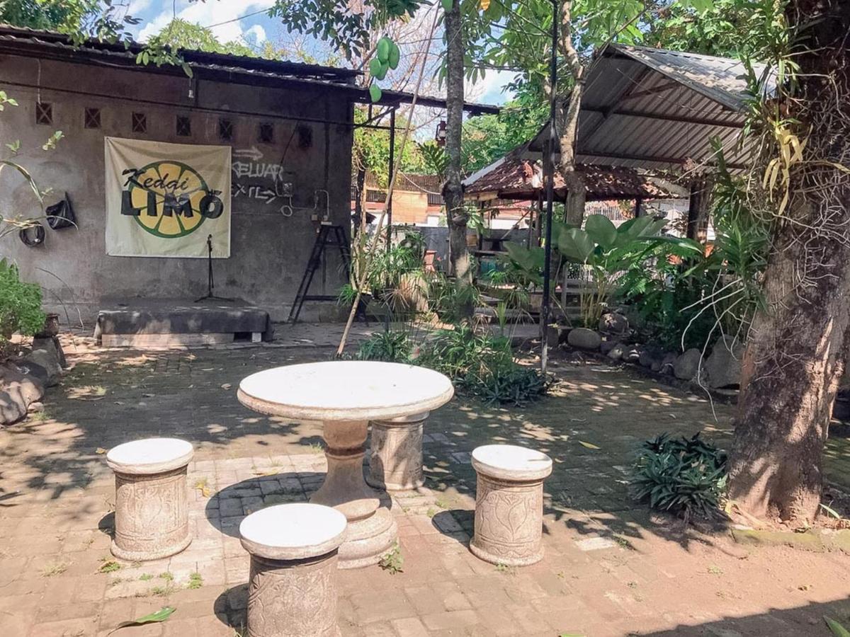 Oka Homestay Mitra Reddoorz 马塔兰 外观 照片