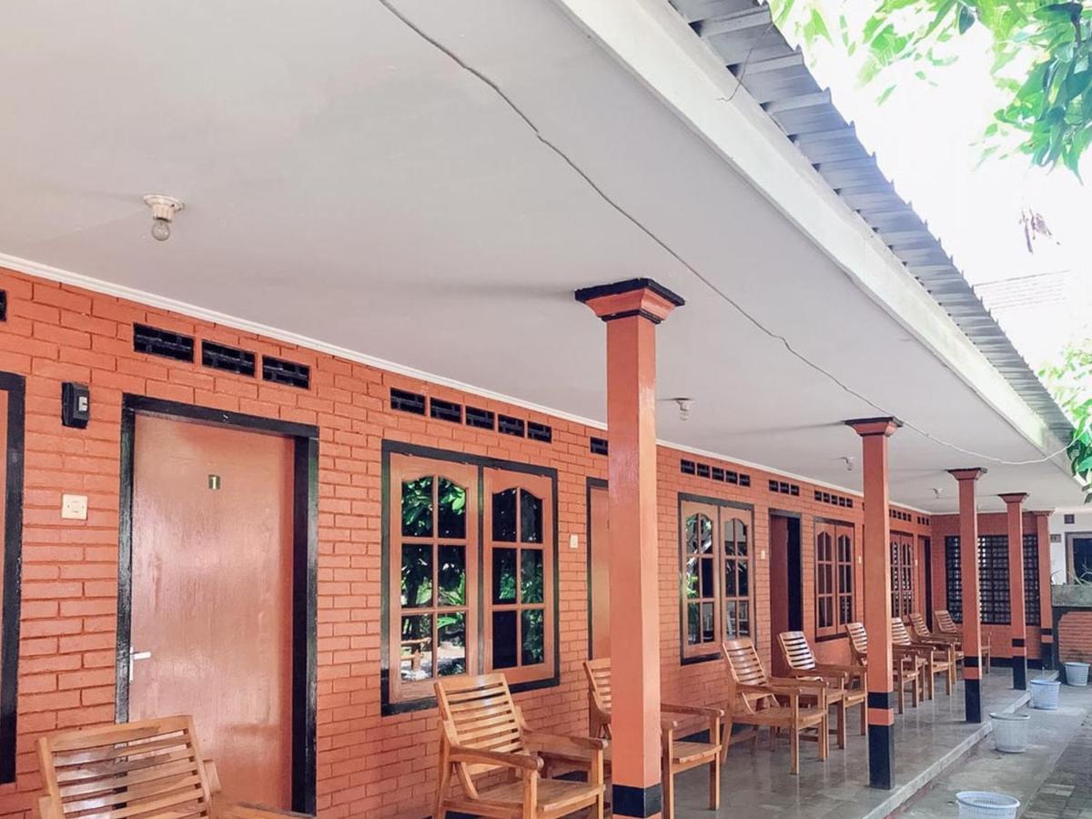 Oka Homestay Mitra Reddoorz 马塔兰 外观 照片